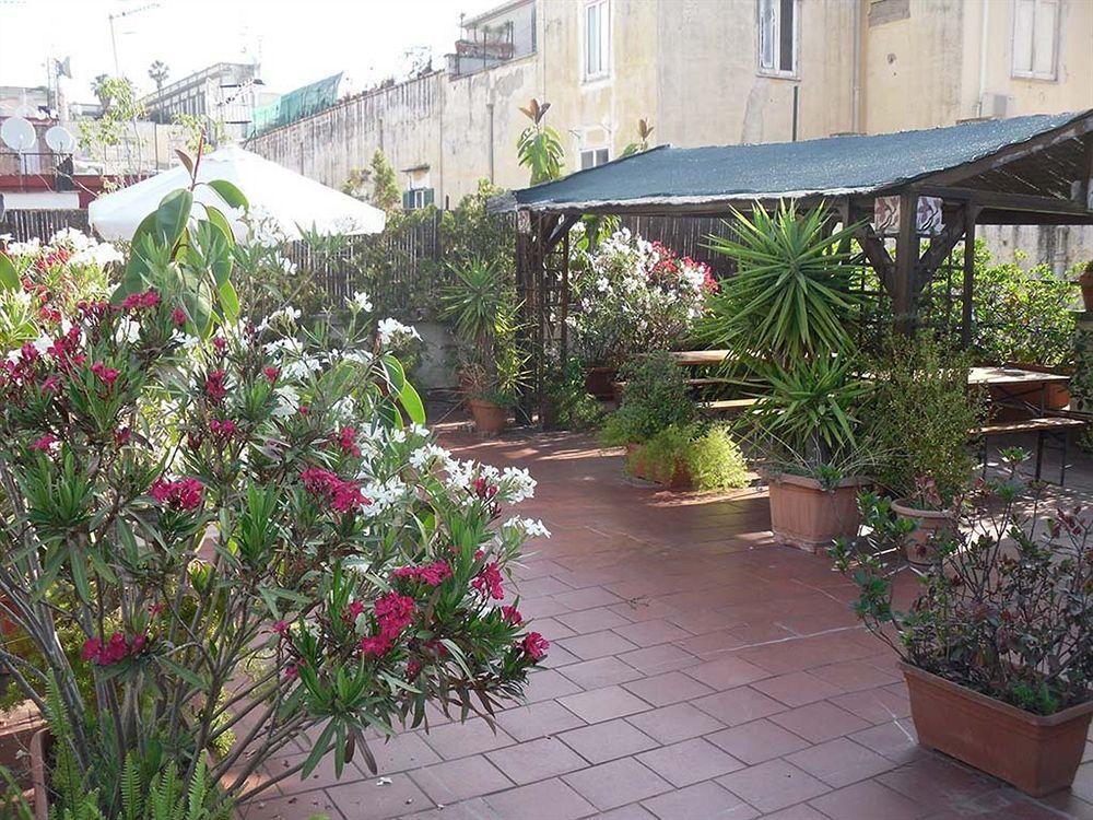 Bed And Breakfast I Vicoletti Di Napoli Bagian luar foto