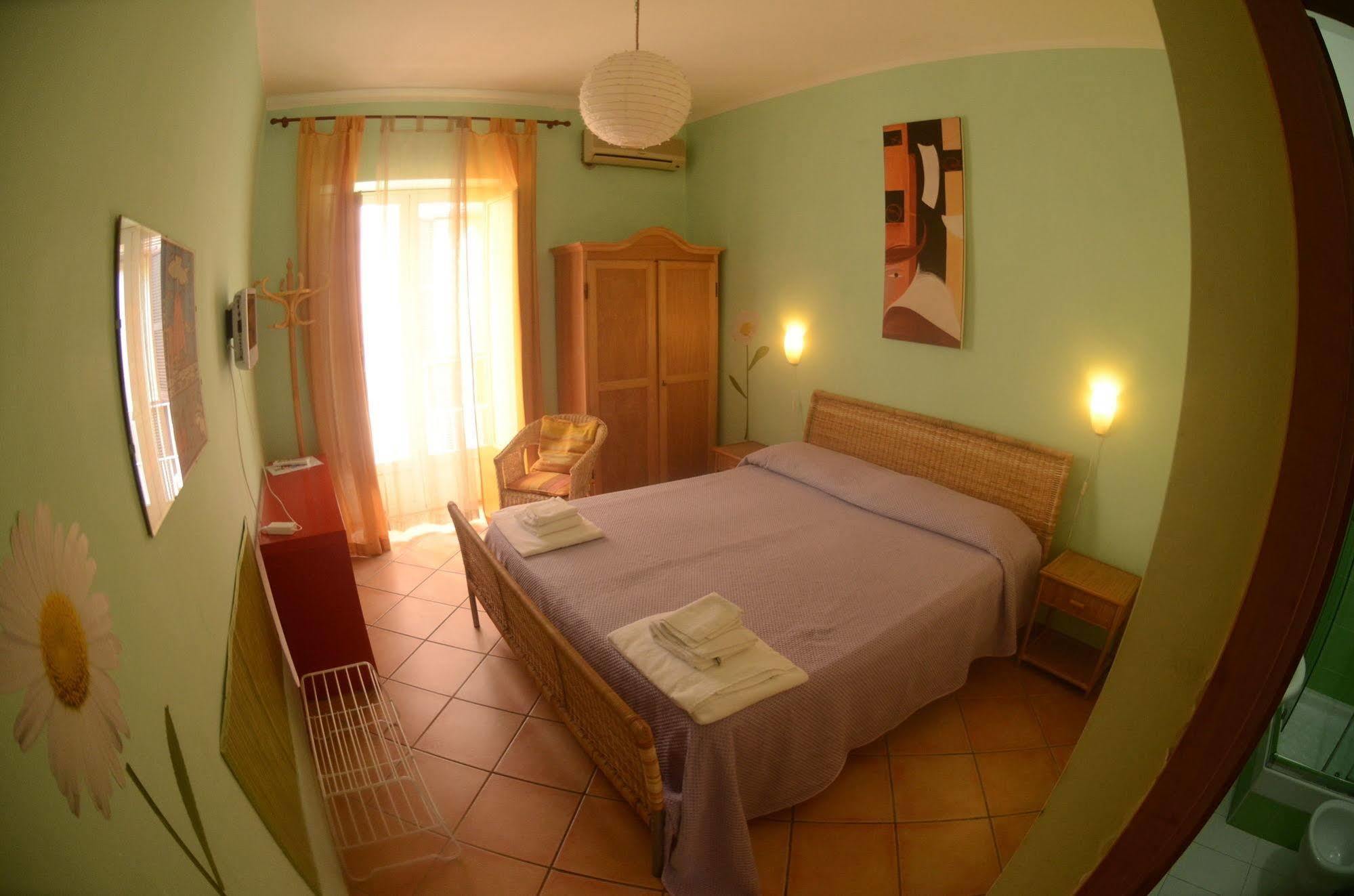 Bed And Breakfast I Vicoletti Di Napoli Bagian luar foto