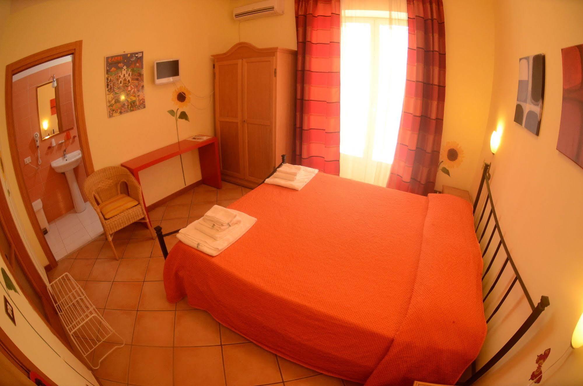 Bed And Breakfast I Vicoletti Di Napoli Bagian luar foto