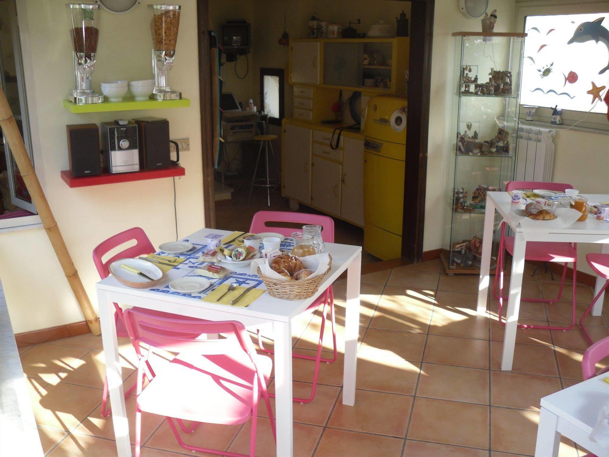 Bed And Breakfast I Vicoletti Di Napoli Bagian luar foto