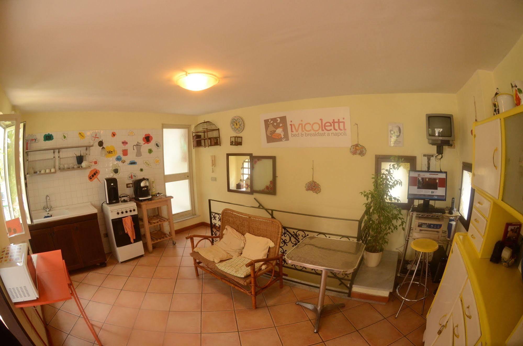 Bed And Breakfast I Vicoletti Di Napoli Bagian luar foto