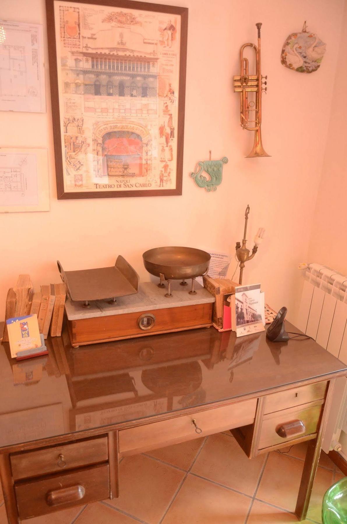 Bed And Breakfast I Vicoletti Di Napoli Bagian luar foto