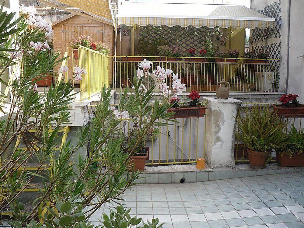 Bed And Breakfast I Vicoletti Di Napoli Bagian luar foto