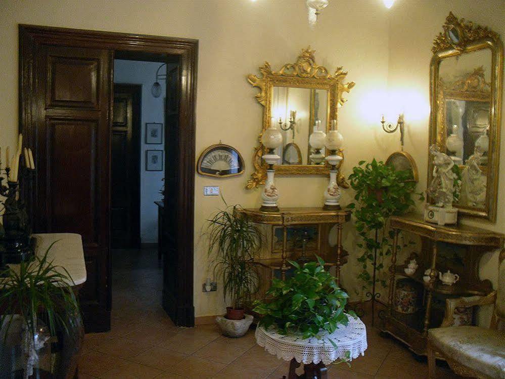 Bed And Breakfast I Vicoletti Di Napoli Bagian luar foto